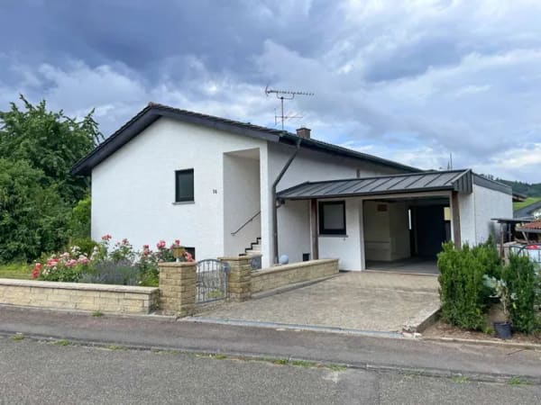 Immobilie in Löwenstein - Ein Zuhause mit Freiraum – Naturnah wohnen mit außergewöhnlichem Grundstücksangebot - Bild 0