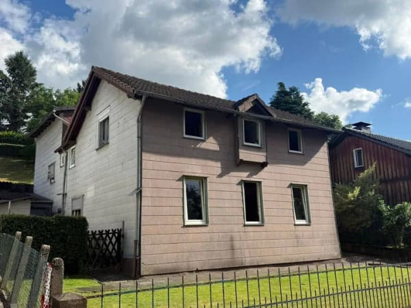 Immobilie in Holzminden -  3-Familienwohnhaus mit Garage in sehr ruhiger Wohnlage von Holzminden - Bild 0