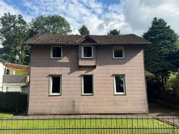 Immobilie in Holzminden -  3-Familienwohnhaus mit Garage in sehr ruhiger Wohnlage von Holzminden - Bild 1