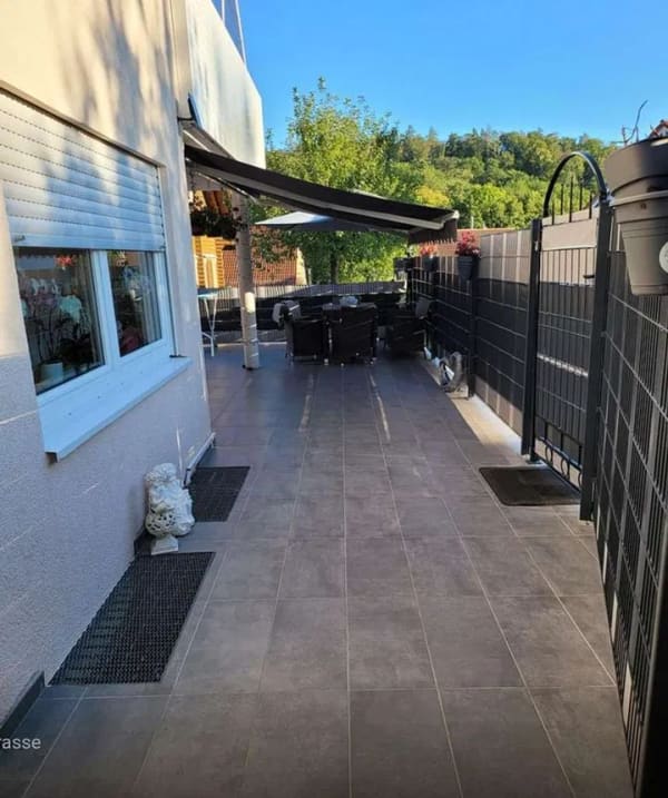 Immobilie in Untergruppenbach - Moderne 3,5-Zimmer-EG- Whg. mit großzügiger Terrasse und Doppel-Carport - Bild 1