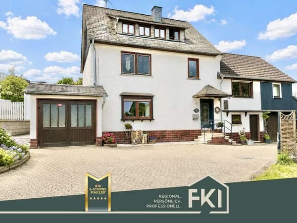 Immobilie in Hachenburg - **Geräumiges Einfamilienhaus mit Potenzial in bevorzugter Lage von Hachenburg** - Bild 0