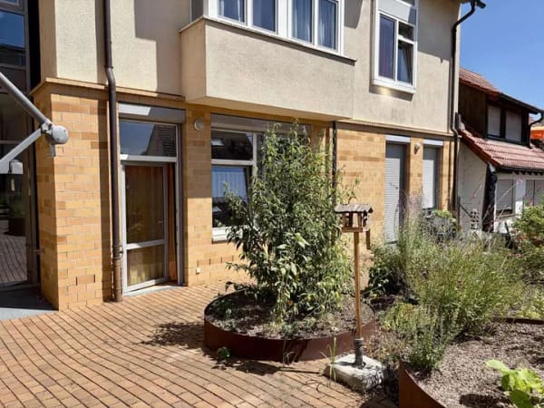 Immobilie in Nürtingen - Helle 1-Zimmer-Wohnung im Erdgeschoss mit Terrasse und Mitnutzung des Gartens - Bild 0