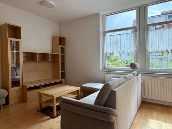 Immobilie in Nürtingen - Helle 1-Zimmer-Wohnung im Erdgeschoss mit Terrasse und Mitnutzung des Gartens - Bild 1