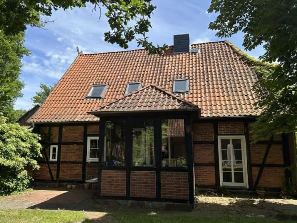 Immobilie in Dahlenburg - Handwerker aufgepasst ! Fachwerkhaus auf großem Grundstück in Dahlenburg OT Ellringen - Bild 1