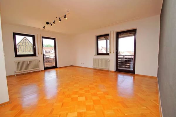 Immobilie in Großbettlingen - Großzügig und zentral wohnen mit großem Balkon - Bild 1