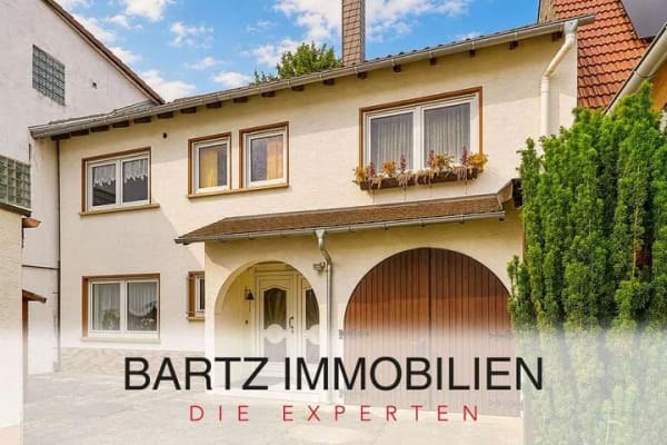 Immobilie in Haßloch - Einfamilienhaus mit großem Garten und gemütlichem Wohnambiente - Bild 0