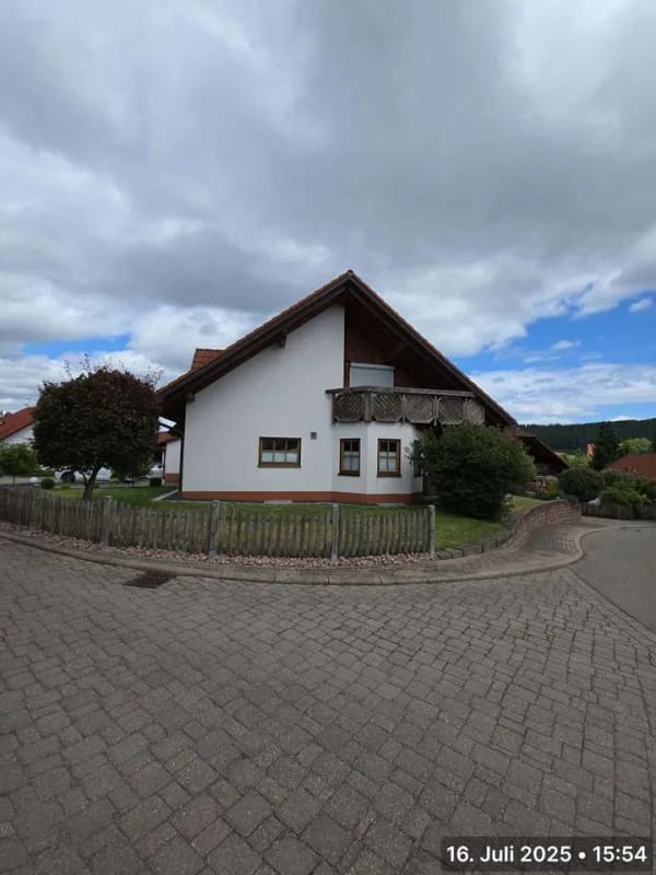 Immobilie in Niedereschach - Idylisches Einfamilienhaus mit großem Grundstück wartet auf seine neuen Besitzer - Bild 0