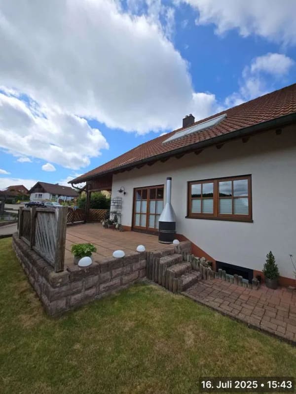 Immobilie in Niedereschach - Idylisches Einfamilienhaus mit großem Grundstück wartet auf seine neuen Besitzer - Bild 1