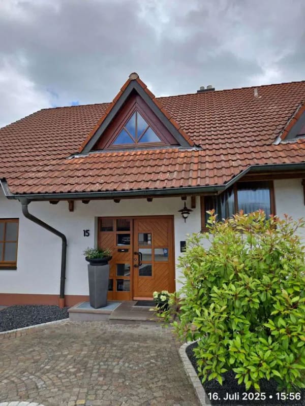 Immobilie in Niedereschach - Idylisches Einfamilienhaus mit großem Grundstück wartet auf seine neuen Besitzer - Bild 2