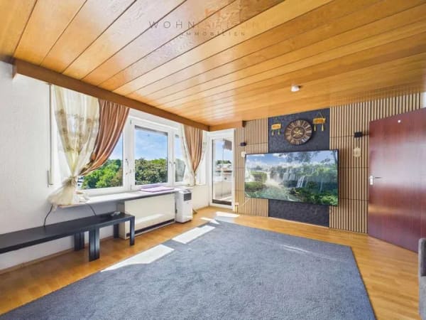 Immobilie in Remseck am Neckar - Großzügige 3,5 Zimmer Wohnung mit Balkon, Aufzug & Einzelgarage - Bild 1