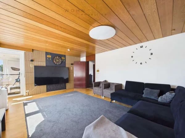 Immobilie in Remseck am Neckar - Großzügige 3,5 Zimmer Wohnung mit Balkon, Aufzug & Einzelgarage - Bild 2