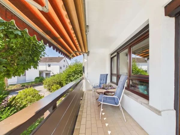 Immobilie in Kirchheim am Neckar - Helle Hochparterre-Wohnung mit Balkon & idyllischem Garten in ruhiger Lage - Bild 3