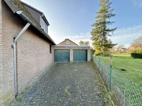Immobilie in Groß Grönau - 3-Parteien-Haus in Groß Grönau mit großem Eigenlandgrundstück - - Bild 2