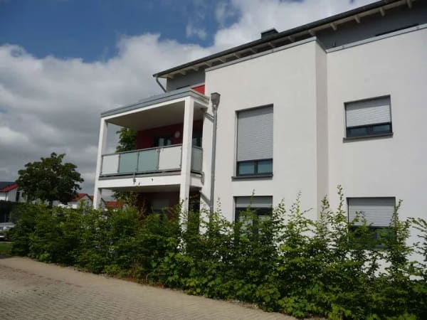 Immobilie in Schwülper - Supergepflegte 4Zi.- Eigentumswohnung mit Balkon, Fahrstuhl und Einstellplatz in Schwülper- OT Walle - Bild 2