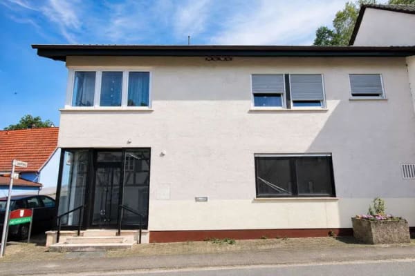 Immobilie in Sippersfeld - Eine Immobilie mit vielen Möglichkeiten: 2-FH oder Wohn- und Geschäftshaus mit rund 200 m² - Bild 2