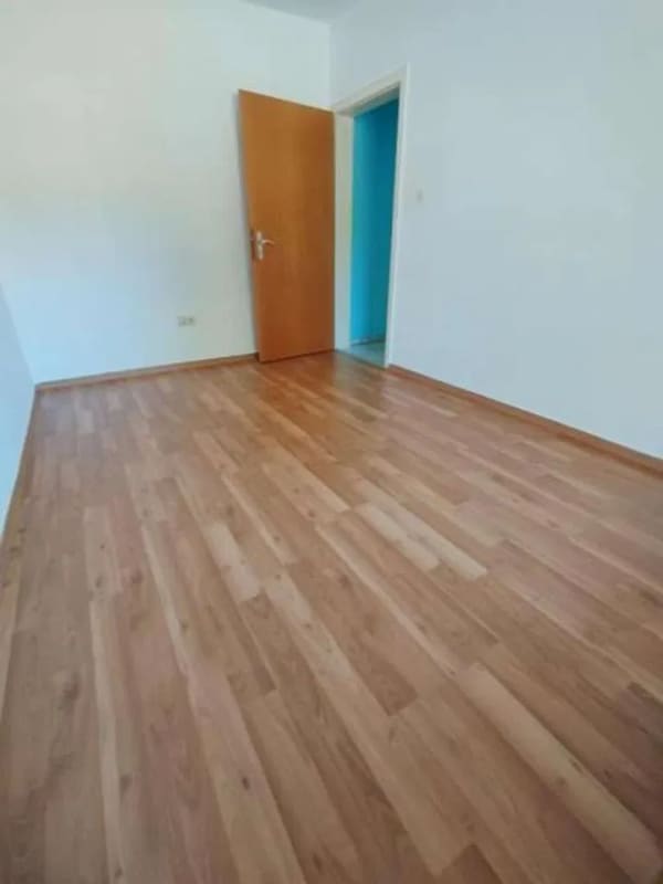 Immobilie in Melsungen - Wohnen in bester Lage
Freistehendes und gepflegtes Familienwohnhaus in Melsungen - Bild 1
