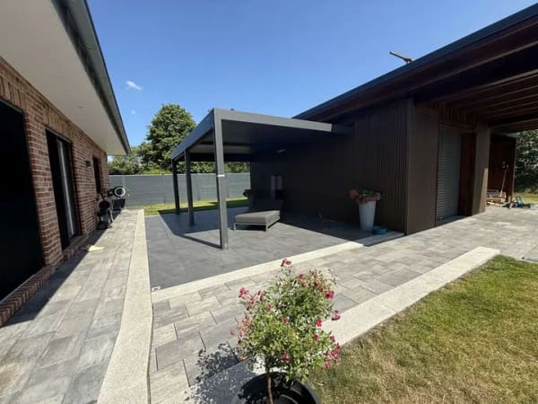 Immobilie in Latendorf - Junger, großzügiger Walmdachbungalow (BJ 2021)  in traumhafter Feldrandlage - Bild 2