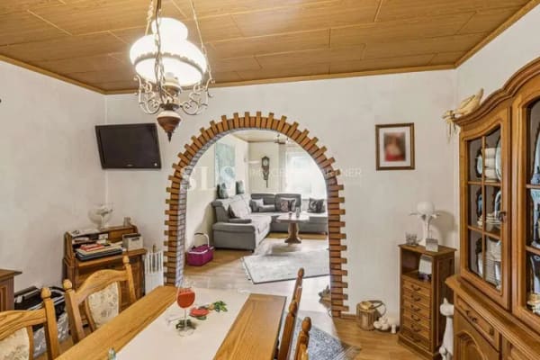 Immobilie in Bönen - Charmante Doppelhaushälfte mit Garten und Potenzial zur individuellen Modernisierung - Bild 3