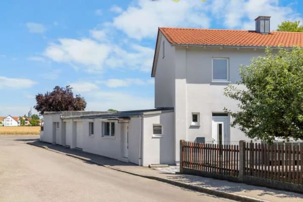 Immobilie in Stadtbergen - Mehrgenerationenhaus bzw. MFH (mit 5 WE) komplett freistehend! - Zur Selbstnutzung oder Vermietung - Bild 0