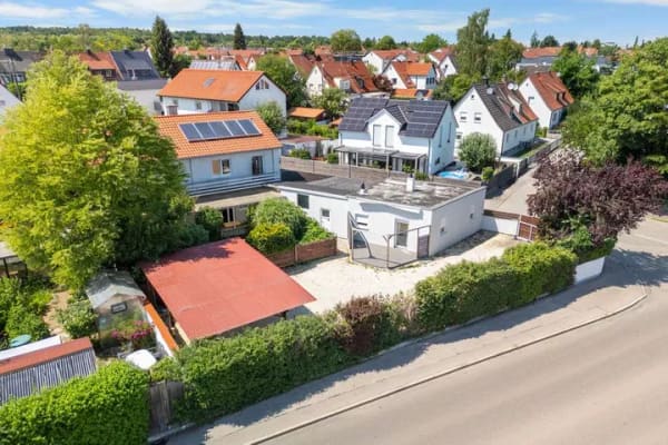 Immobilie in Stadtbergen - Mehrgenerationenhaus bzw. MFH (mit 5 WE) komplett freistehend! - Zur Selbstnutzung oder Vermietung - Bild 3