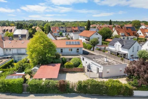 Immobilie in Stadtbergen - Mehrgenerationenhaus bzw. MFH (mit 5 WE) komplett freistehend! - Zur Selbstnutzung oder Vermietung - Bild 4