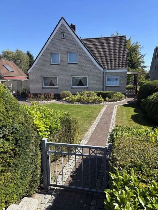 Immobilie in Schönkirchen - Solides, großzügiges Einfamilienhaus in zentgraler Lage - Bild 2