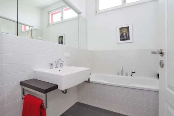 Immobilie in Grafenrheinfeld - Individuell geplanter Bungalow mit Pool und Dachboden - Effizientes Wohnen im KfW55-Neubaustandard i - Bild 2
