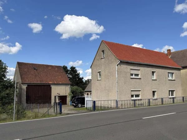 Immobilie in Wermsdorf - Solides Einfamilienhaus in Wermsdorf-Calbitz: mit Potential & Idee zum Idyll! - Bild 0