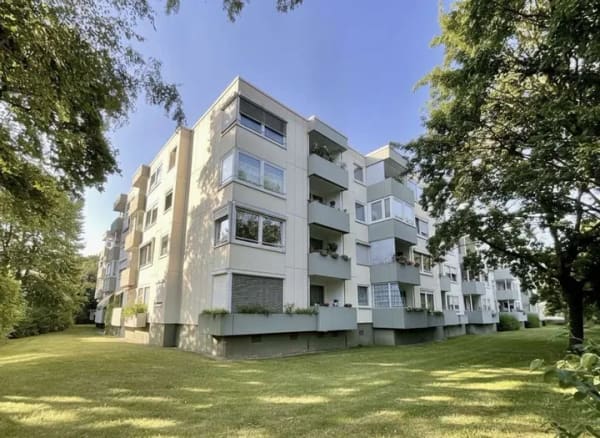 Immobilie in Laatzen - Viel Platz, viele Möglichkeiten - vermietete 5-Zimmer-Wohnung mit 2 Balkonen in Laatzen! - Bild 0
