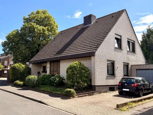 Immobilie in Sonsbeck - PROVISIONSFREI - Freist. Einfamilienhaus in Bestlage - Wohnen mit Garten auf attrakt. Eckgrundstück - Bild 0
