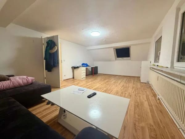 Immobilie in Kirchheim unter Teck - Helle Dachgeschosswohnung aus 2 Einheiten – vielseitig nutzbar - Bild 1