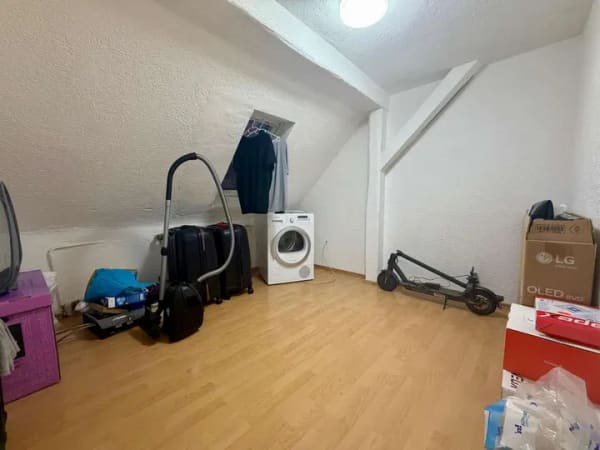 Immobilie in Kirchheim unter Teck - Helle Dachgeschosswohnung aus 2 Einheiten – vielseitig nutzbar - Bild 2