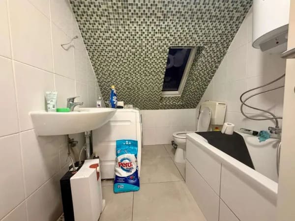 Immobilie in Kirchheim unter Teck - Helle Dachgeschosswohnung aus 2 Einheiten – vielseitig nutzbar - Bild 4