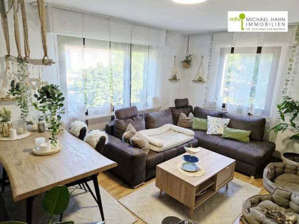 Immobilie in Much - Much Wellerscheid: Zweifamilienhaus mit Garage und Carport - Bild 1