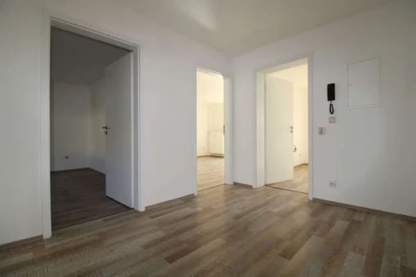 Immobilie in Herrieden - Wohnen mit Weitblick – helle Erdgeschosswohnung mit Terrasse und Garten - Bild 2