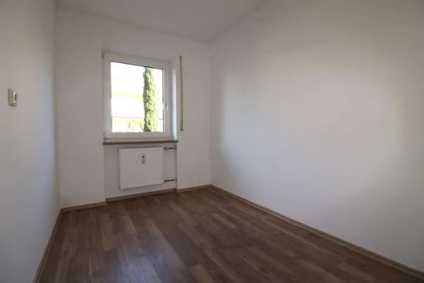 Immobilie in Herrieden - Wohnen mit Weitblick – helle Erdgeschosswohnung mit Terrasse und Garten - Bild 4