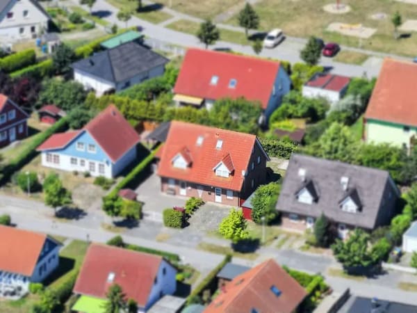 Immobilie in Wiek - DHH in Wiek auf Rügen // 10 Gehminuten zum Strand // Sauna // Feriendomizil mit Vermietungspotenzial - Bild 2