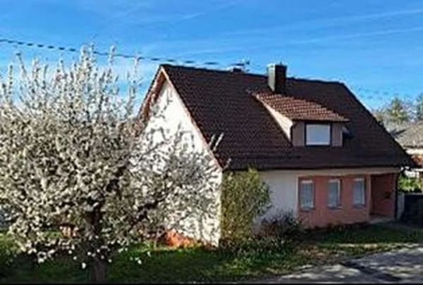 Immobilie in Osterburken - Charmantes Einfamilienhaus mit großem Garten in Osterburken - viel Platz für die ganze Familie - Bild 0