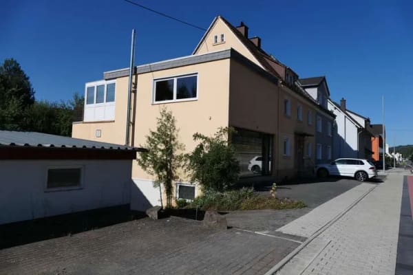Immobilie in Hilchenbach - Doppelhaushälfte für die Großfamilie mit Ladenlokal - Bild 3