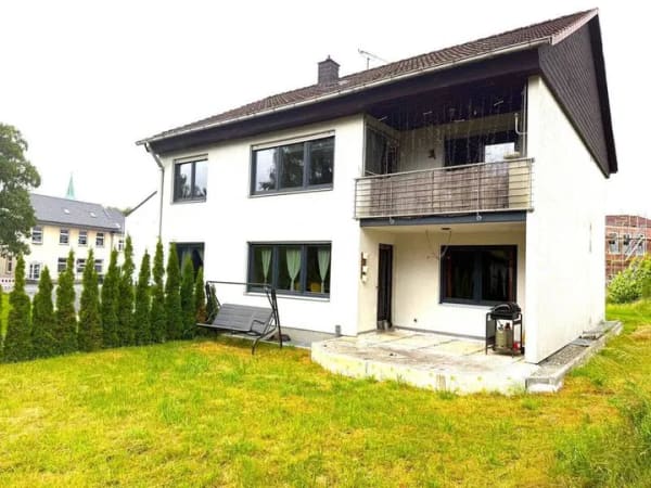 Immobilie in Ense - Großzügiges Ein- bis Zweifamilienhaus mit großem Grundstück - ideal für Familien oder als Kapitalanlage - Bild 0