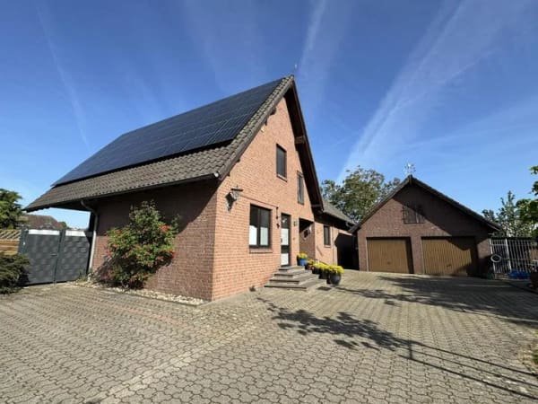 Immobilie in Kalkar - Vielseitiges Mehrfamilienhaus mit drei Wohneinheiten - Bild 0
