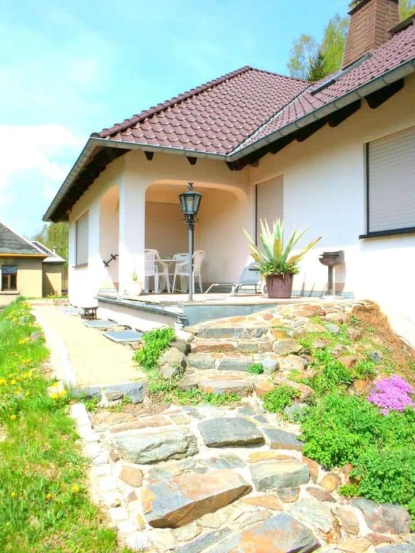 Immobilie in Klingenthal - Schnäppchen nach Rohrbruch - gemütliches Zweifamilienhaus mit Fernblick in Klingenthal - Bild 0