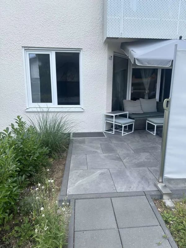 Immobilie in Adelberg - Moderne 3-Zimmer-Eigentumswohnung mit großer Sonnenterrasse, Tiefgaragen- und Außenstellplatz - Bild 1