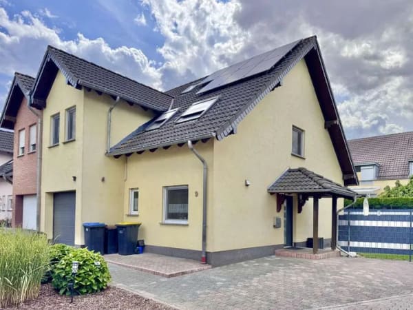 Immobilie in Polch - TOP gepflegt - Mit Einbauküche und PV-Anlage - alles, was man braucht in ruhiger Lage - Bild 0