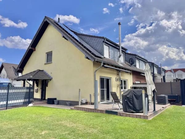 Immobilie in Polch - TOP gepflegt - Mit Einbauküche und PV-Anlage - alles, was man braucht in ruhiger Lage - Bild 1