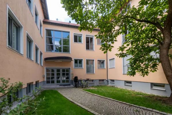 Immobilie in Edling - Gepflegte Hochparterre-Wohnung mit Balkon und praktischem Grundriss - Bild 2