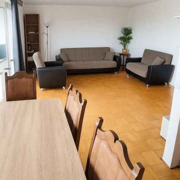 Immobilie in Wesel - Eigentumswohnung mit Aufzug und Tiefgaragenstellplatz inklusive Gemeinschaftspool und Sauna in Wesel - Bild 1