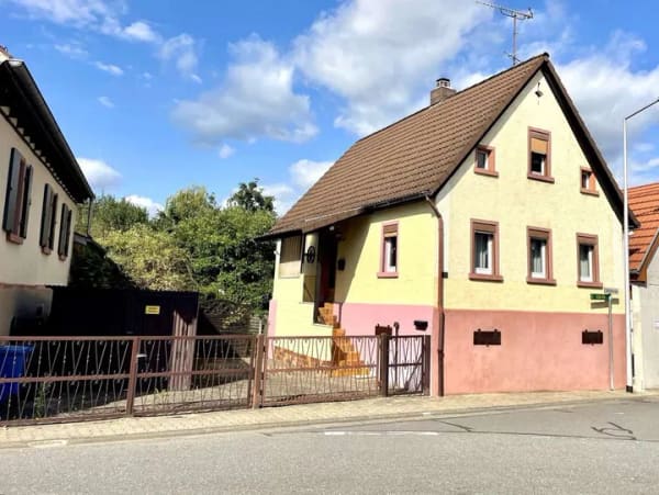 Immobilie in Ober-Ramstadt - Einmal SANIEREN bitte ! Klein.... aber mit Charme und einem schönen Garten! - Bild 0