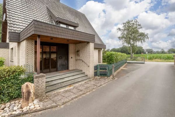 Immobilie in Versmold - Freistehendes Einfamilienhaus mit Potenzial & tollem Weitblick in Versmold - Bild 1