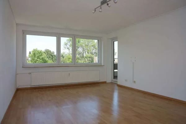 Immobilie in Ronnenberg - Ronnenberg Empelde: Großzügige 2 Zimmer Wohnung mit Balkon - Bild 1